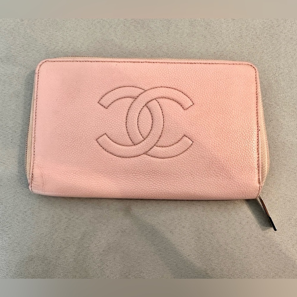 Chanel caviar leather pink zippy wallet